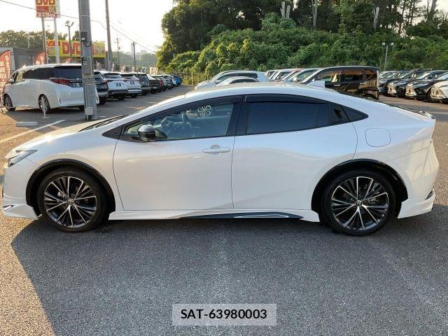 Toyota PRIUS 2025-04 8146421-15