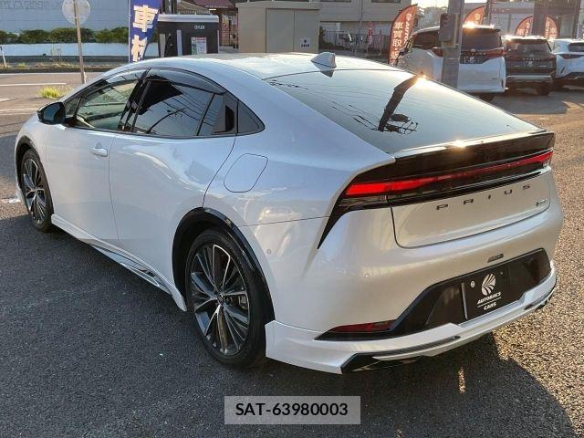 Toyota PRIUS 2025-04 8146421-17