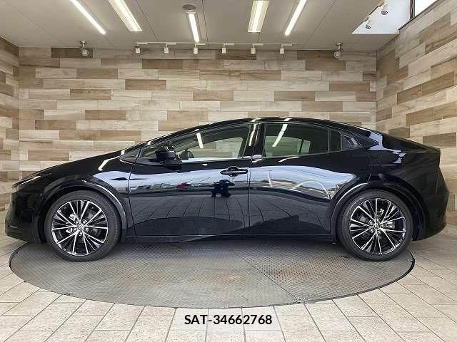 Toyota PRIUS 2023-11 8146443-15