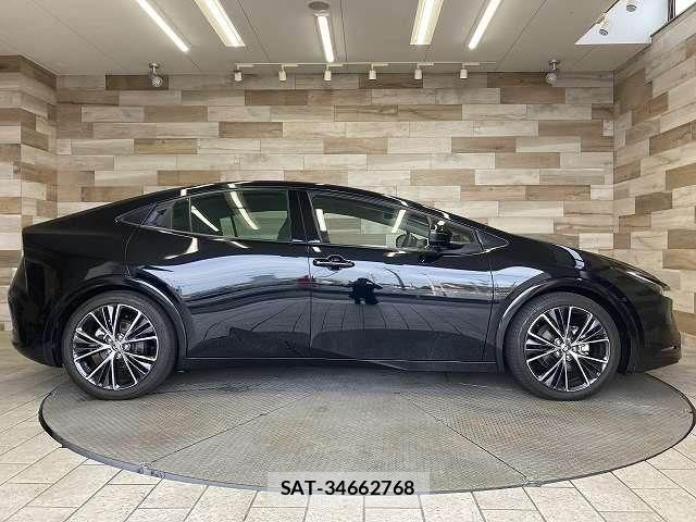 Toyota PRIUS 2023-11 8146443-16