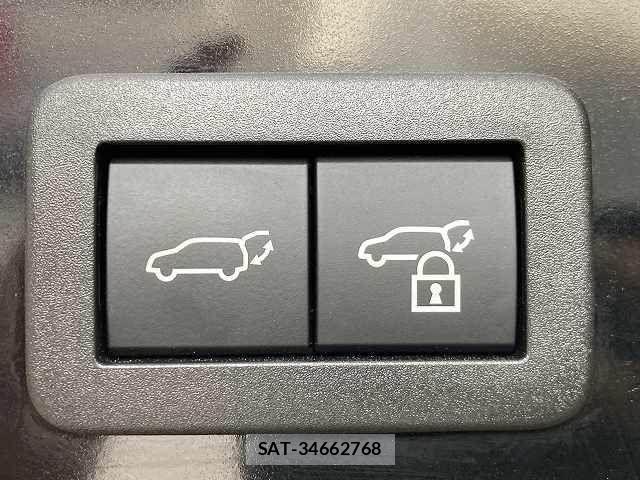 Toyota PRIUS 2023-11 8146443-8