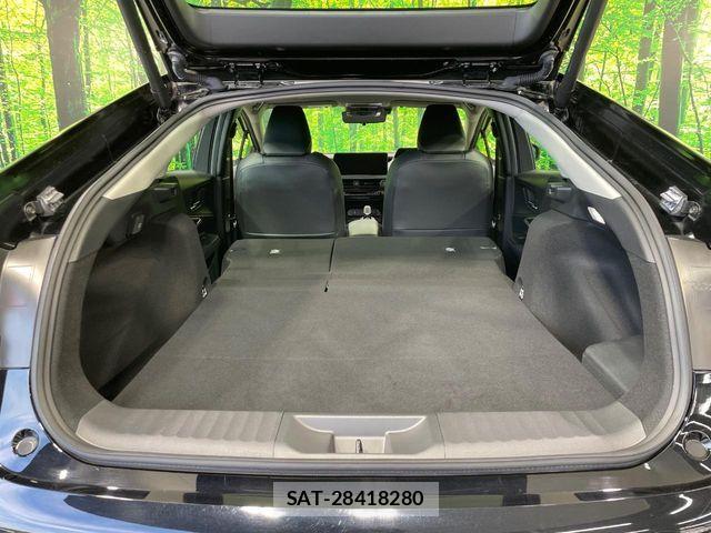 Toyota PRIUS 2023-05 8146435-9
