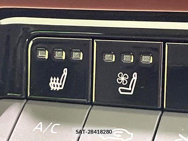 Toyota PRIUS 2023-05 8146435-5