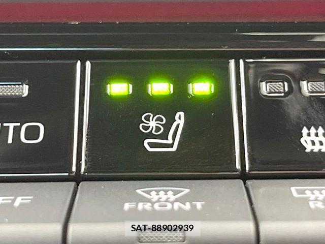 Toyota PRIUS 2023-07 8146429-6