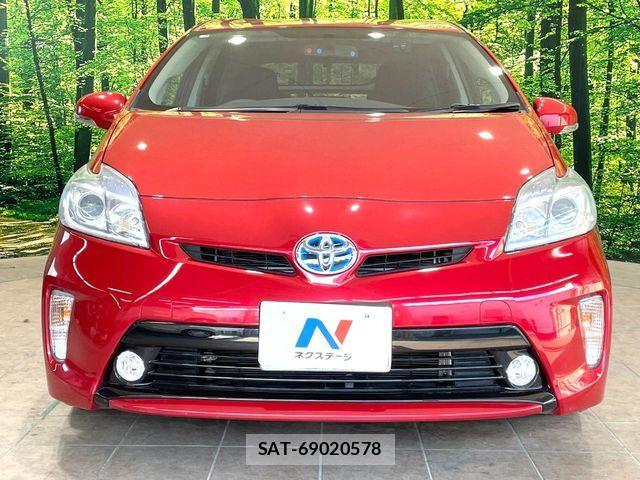 Toyota PRIUS 2015-03 8146469-13