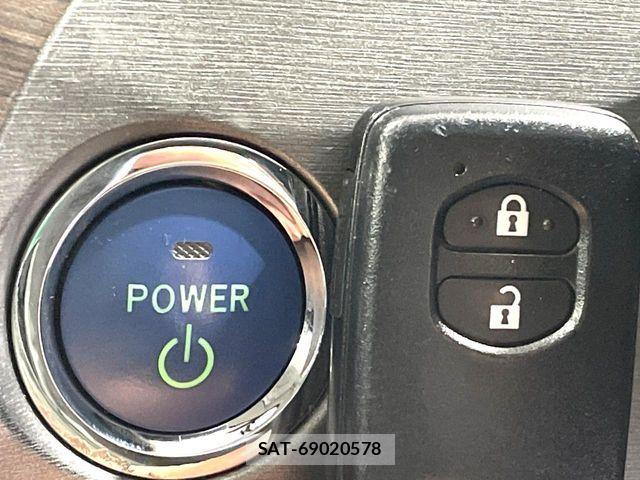 Toyota PRIUS 2015-03 8146469-5