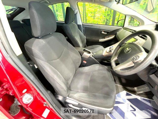 Toyota PRIUS 2015-03 8146469-7