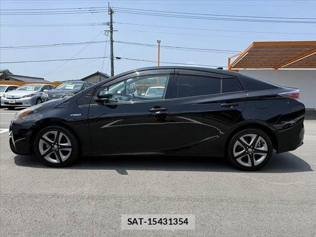 Toyota PRIUS 2016-03 8146463-10