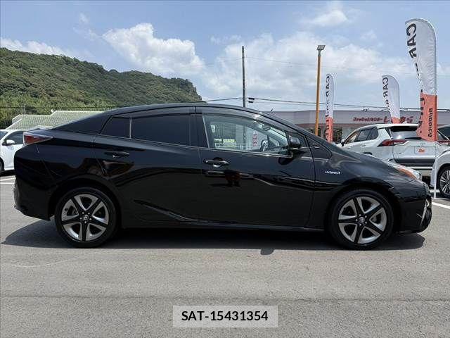 Toyota PRIUS 2016-03 8146463-11