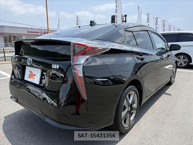 Toyota PRIUS 2016-03 8146463-12