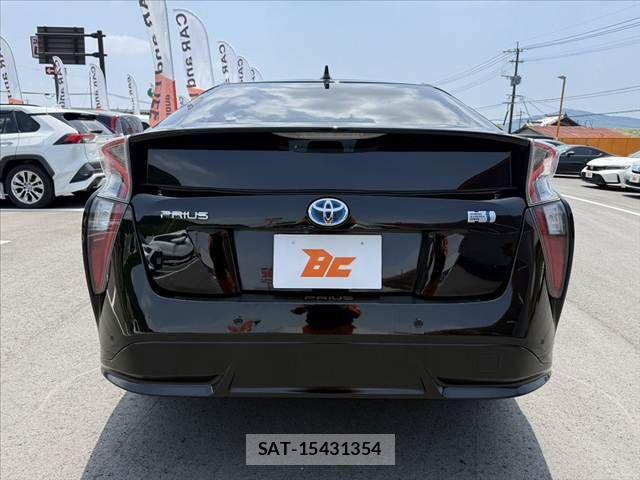Toyota PRIUS 2016-03 8146463-13