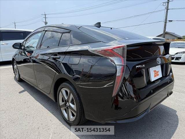 Toyota PRIUS 2016-03 8146463-14