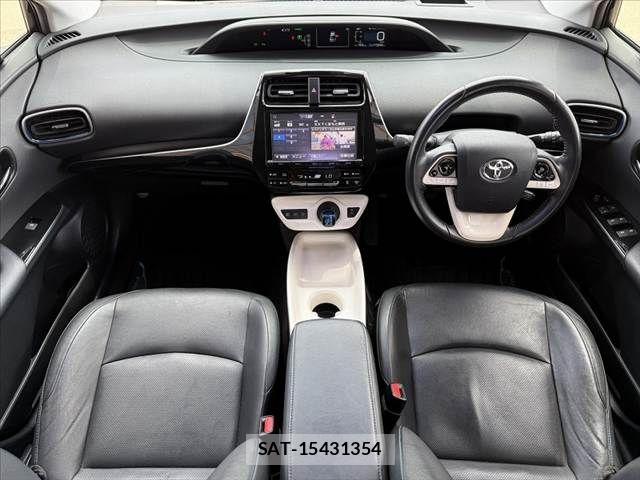 Toyota PRIUS 2016-03 8146463-1