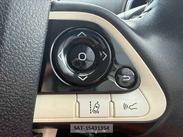 Toyota PRIUS 2016-03 8146463-22