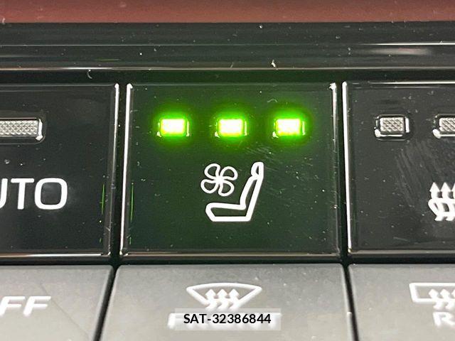 Toyota PRIUS 2025-07 8146426-5