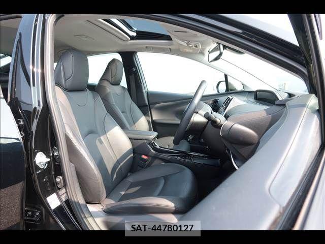 Toyota PRIUS 2021-11 8146452-13