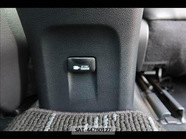 Toyota PRIUS 2021-11 8146452-15