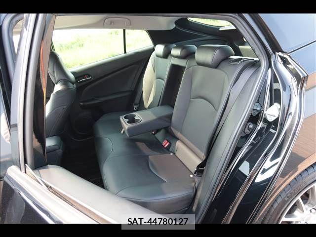 Toyota PRIUS 2021-11 8146452-17