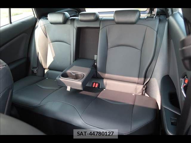 Toyota PRIUS 2021-11 8146452-18