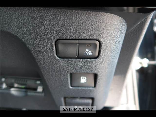 Toyota PRIUS 2021-11 8146452-25