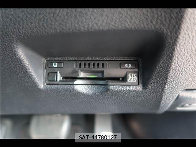 Toyota PRIUS 2021-11 8146452-26