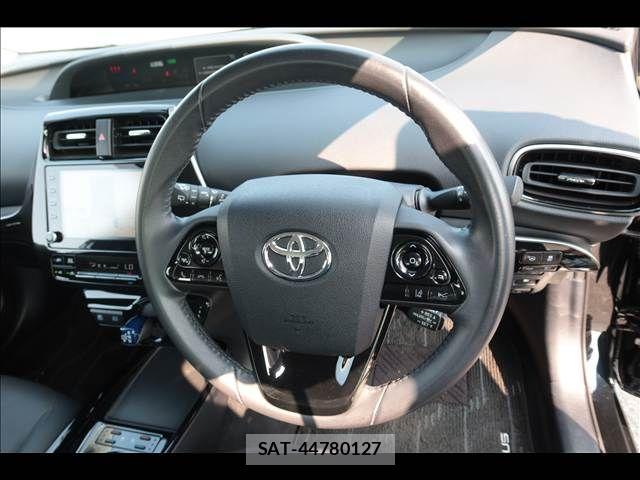 Toyota PRIUS 2021-11 8146452-27