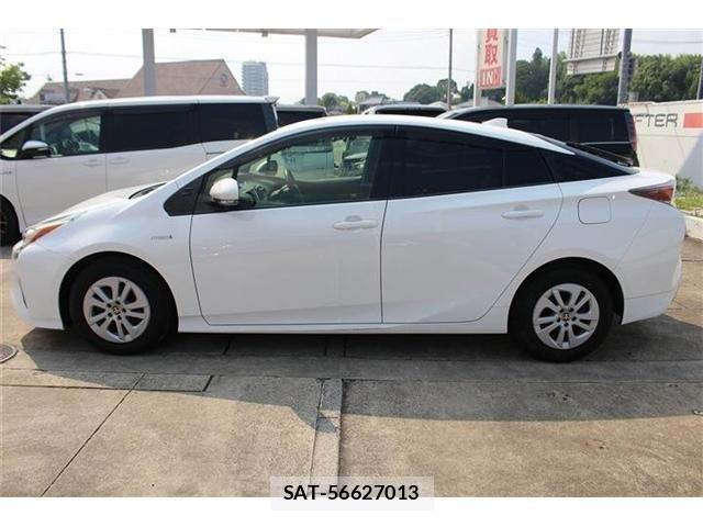 Toyota PRIUS 2018-06 8146461-9