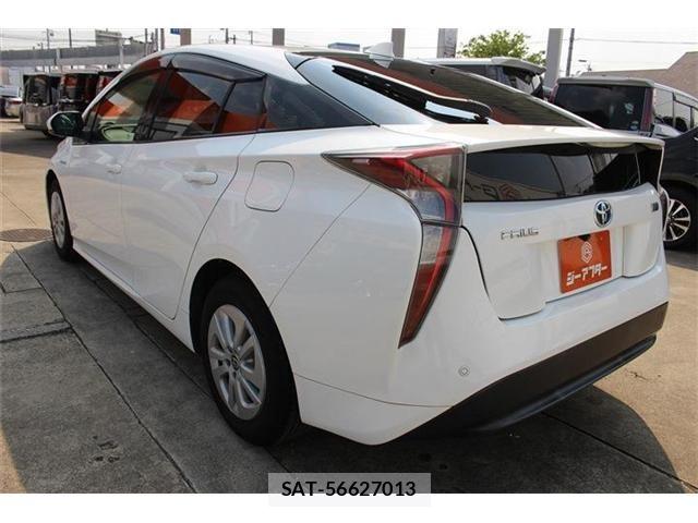 Toyota PRIUS 2018-06 8146461-10
