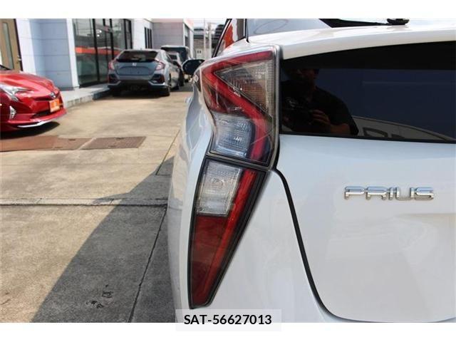 Toyota PRIUS 2018-06 8146461-18