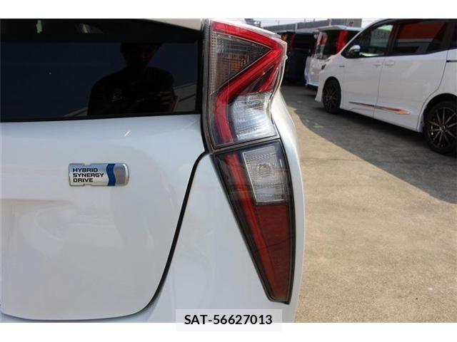 Toyota PRIUS 2018-06 8146461-19