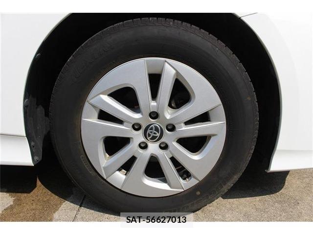 Toyota PRIUS 2018-06 8146461-21