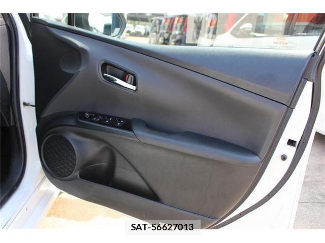Toyota PRIUS 2018-06 8146461-26