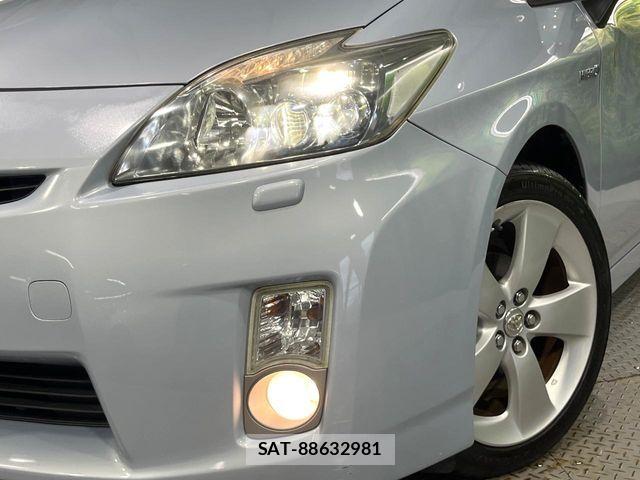 Toyota PRIUS 2009-11 8146470-11
