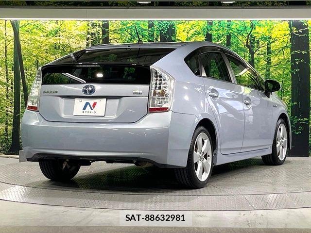 Toyota PRIUS 2009-11 8146470-16