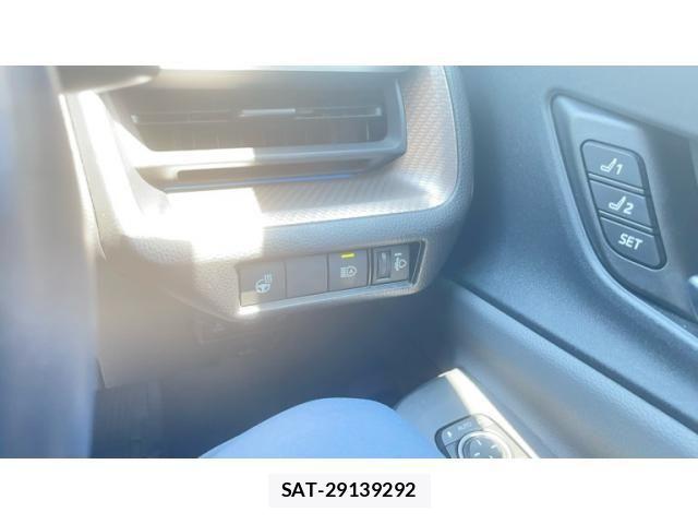 Toyota PRIUS 2024-04 8146455-17