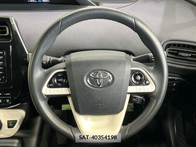 Toyota PRIUS 2016-01 8146458-10