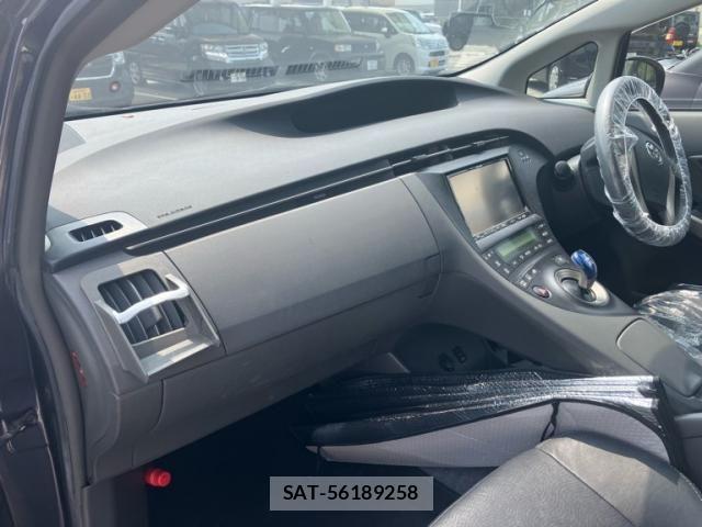 Toyota PRIUS 2011-02 8146472-10