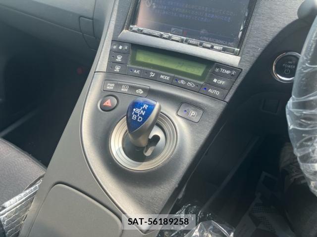 Toyota PRIUS 2011-02 8146472-18