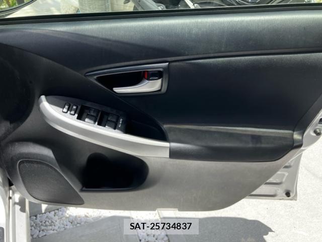 Toyota PRIUS 2012-06 8146474-20