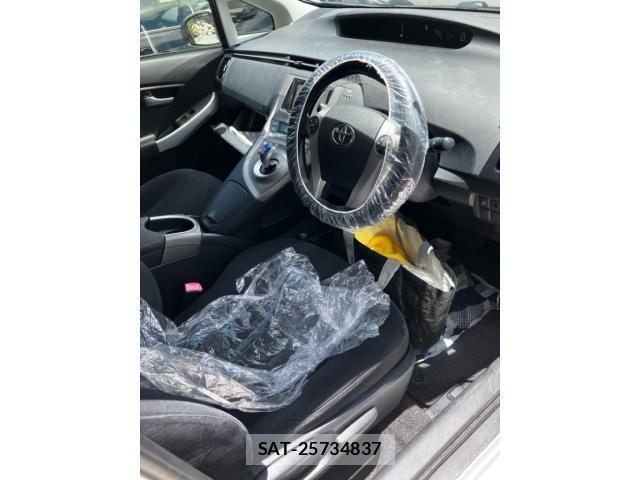 Toyota PRIUS 2012-06 8146474-21