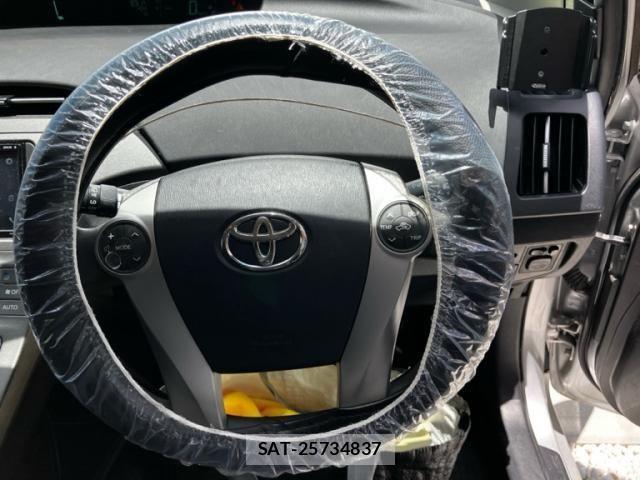 Toyota PRIUS 2012-06 8146474-23