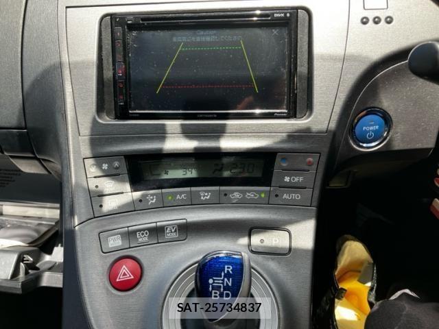 Toyota PRIUS 2012-06 8146474-26