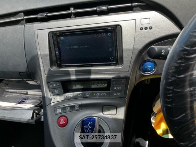 Toyota PRIUS 2012-06 8146474-27