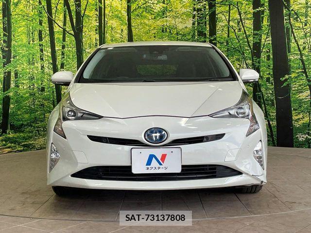 Toyota PRIUS 2017-12 8146457-13