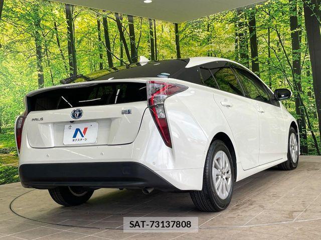 Toyota PRIUS 2017-12 8146457-16