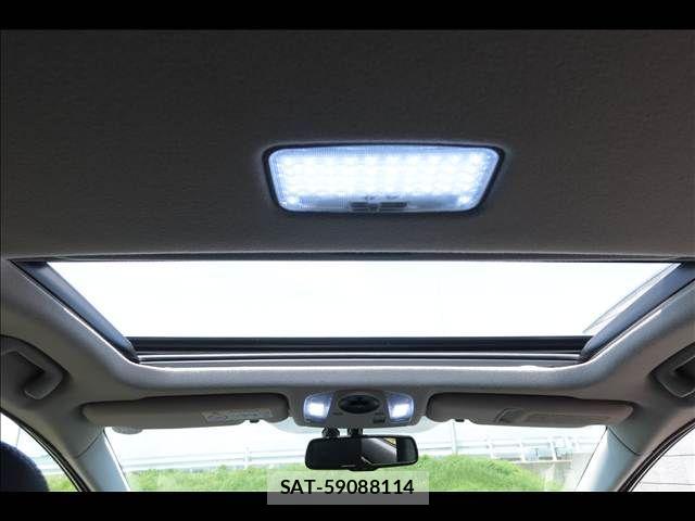 Toyota PRIUS 2013-08 8146467-9