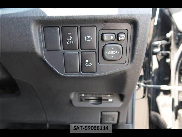 Toyota PRIUS 2013-08 8146467-20