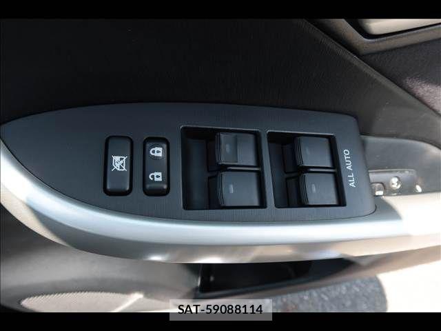 Toyota PRIUS 2013-08 8146467-22