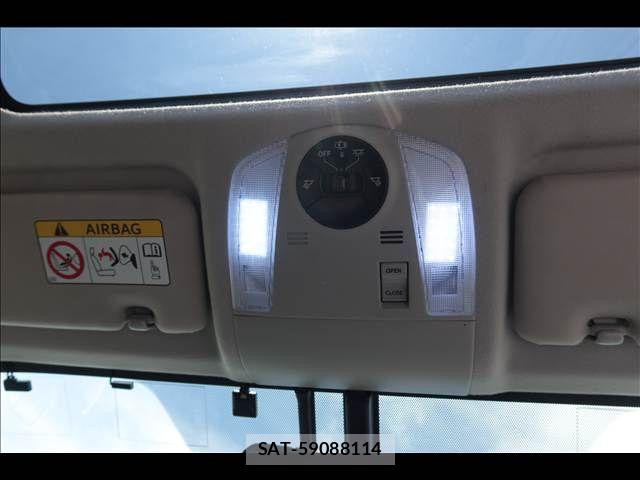 Toyota PRIUS 2013-08 8146467-24