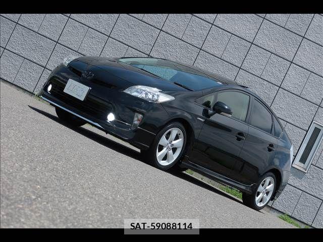 Toyota PRIUS 2013-08 8146467-5